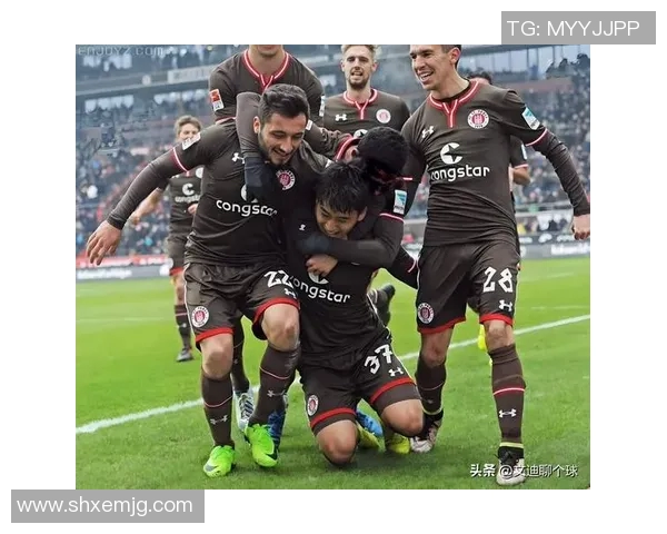 U19卡塔尔与韩国激战正酣青少年足球赛场的精彩对决 U19卡塔尔与韩国激战正酣青少年足球赛场的精彩对决