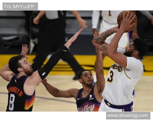 太阳再胜湖人横扫晋级，热血与荣耀并存