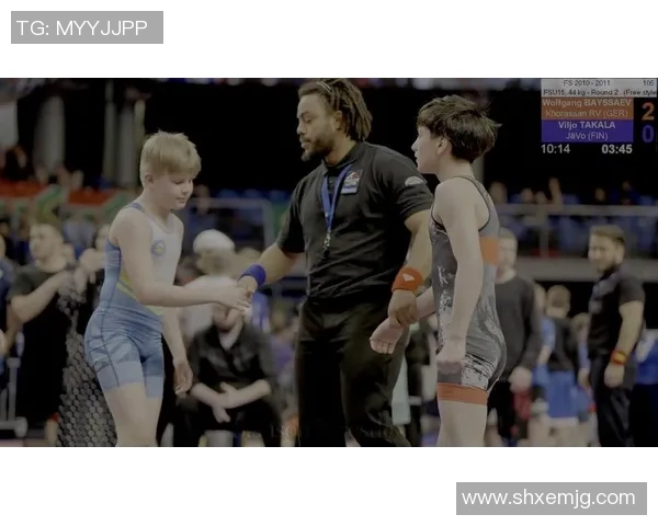 纽维尔老男孩对决强敌展现青春活力与团队精神的精彩比赛