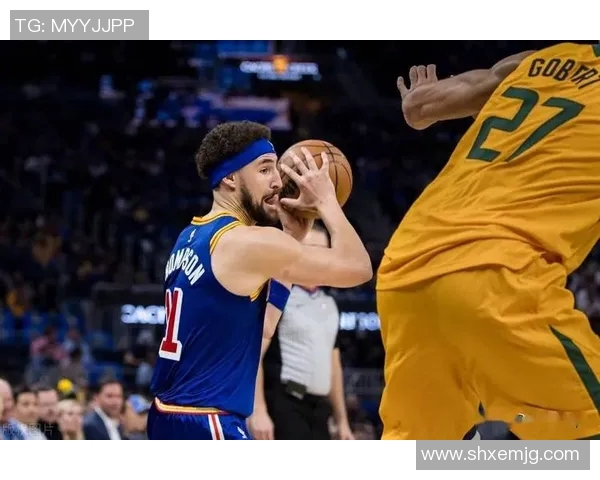 勇士与爵士激战回顾精彩瞬间与关键时刻录像分析